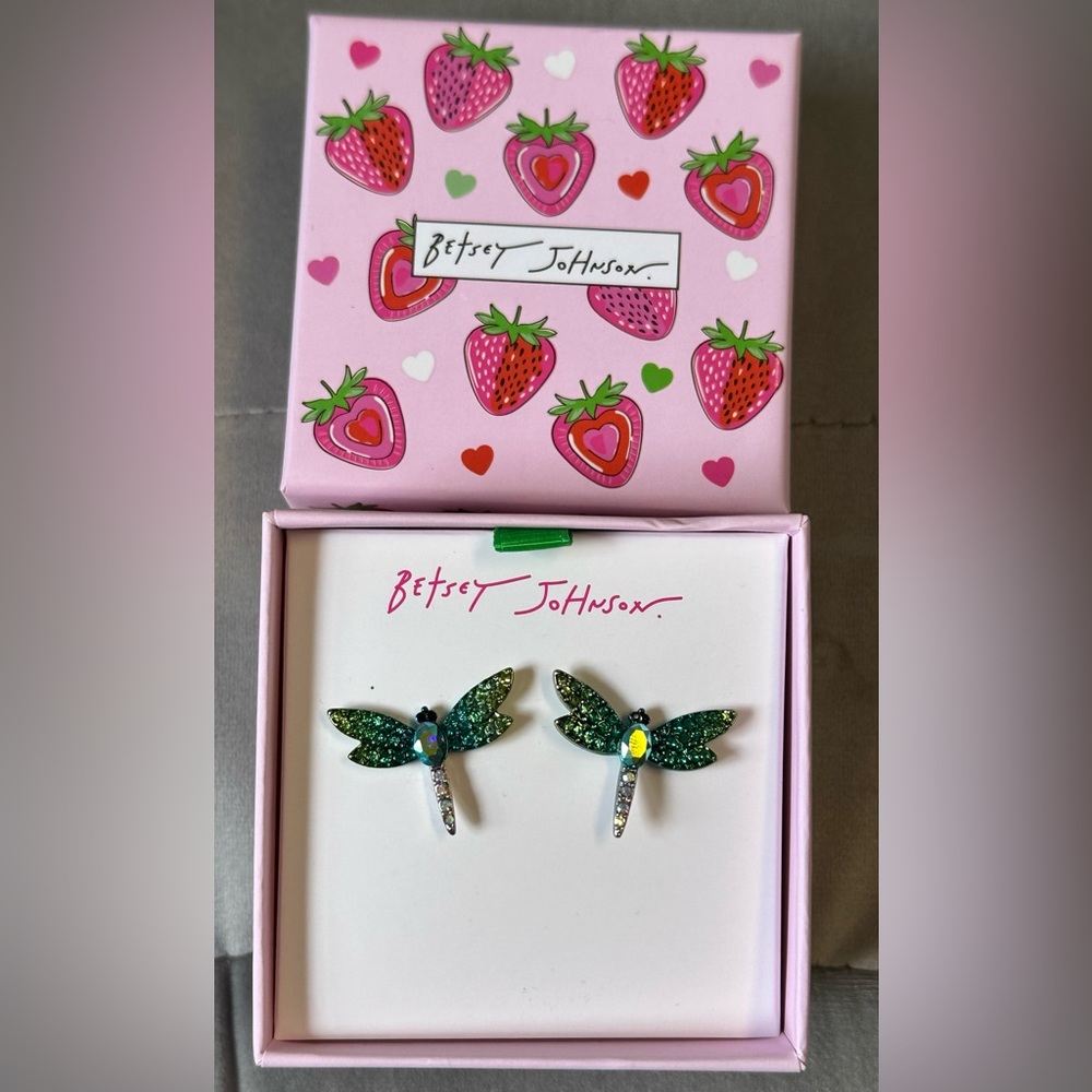 Betsey Johnson Glittering Green Dragonfly Earrings - Picture 1 of 4